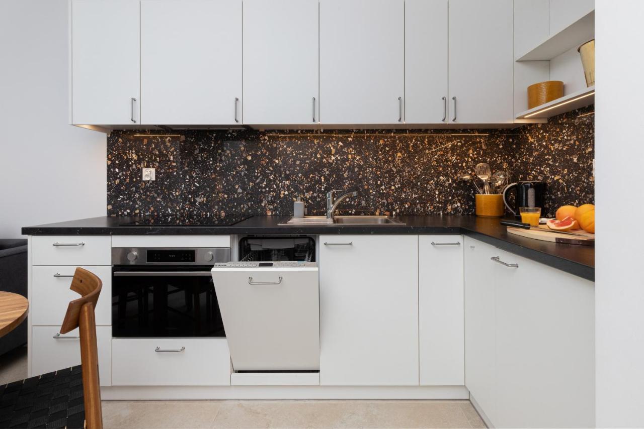 Plac Unii Apartment Gdynia City Centre By Noclegi Renters Exterior foto